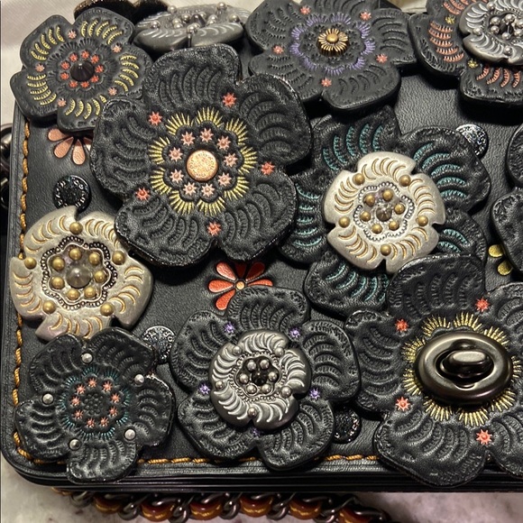 Rare Coach Tea Rose Dinky - Picture 7 of 8